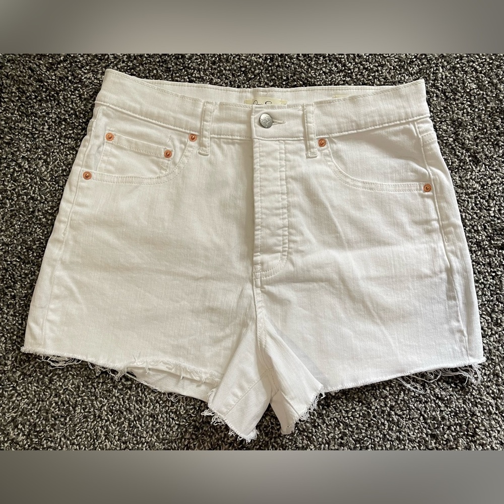 White high waisted shorts